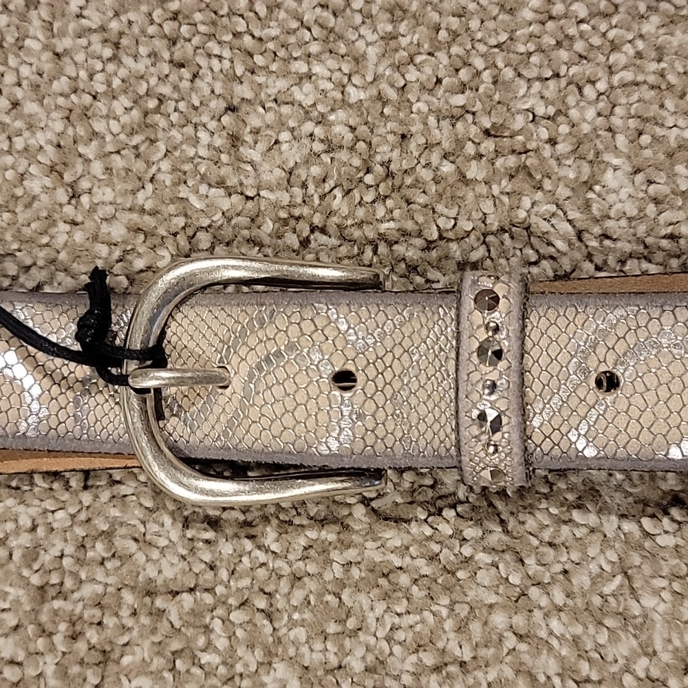 B. Belt nwt snake print leather - Picture 2 of 3